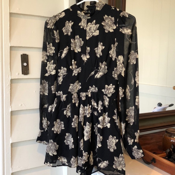 Adorable! Top shop romper - Picture 1 of 2